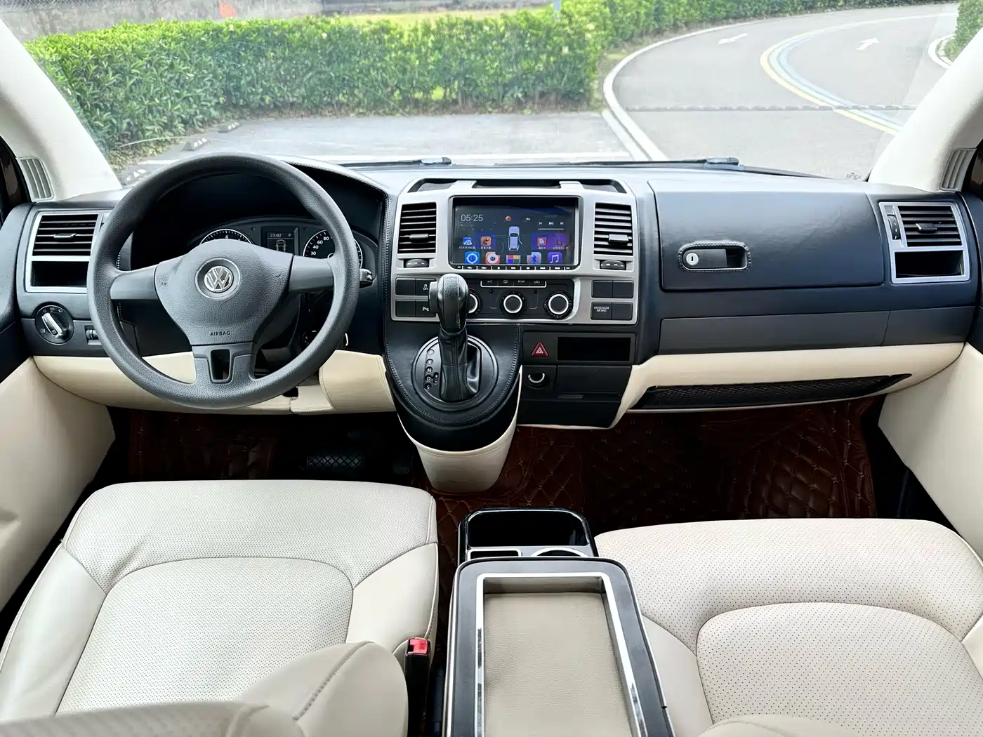 Volkswagen Caravelle 2014 2.0TSI 4WD Comfort Edition фото 13