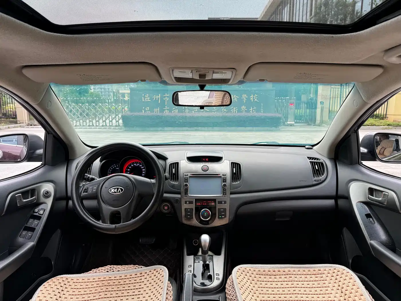 Kia Forte 2011 Model 1.6L AT GL фото 8