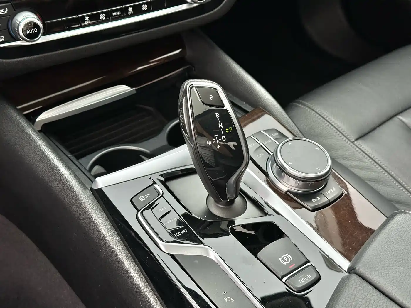 BMW 5 Series 2018 528Li Launch Special Edition фото 16