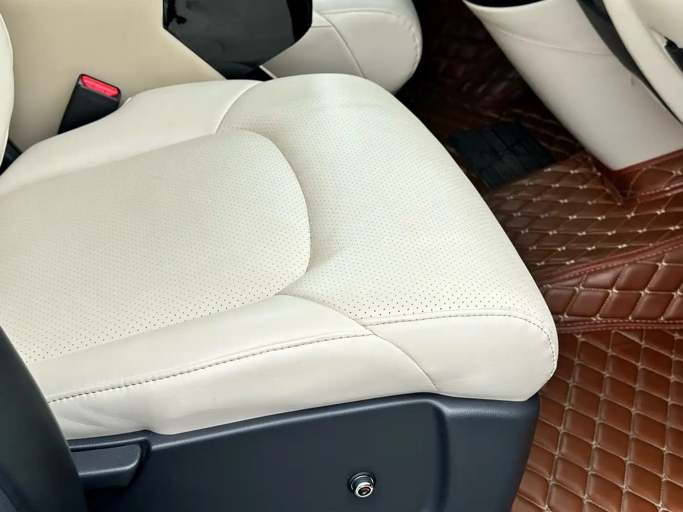 Volkswagen Caravelle 2014 2.0TSI 4WD Comfort Edition фото 9