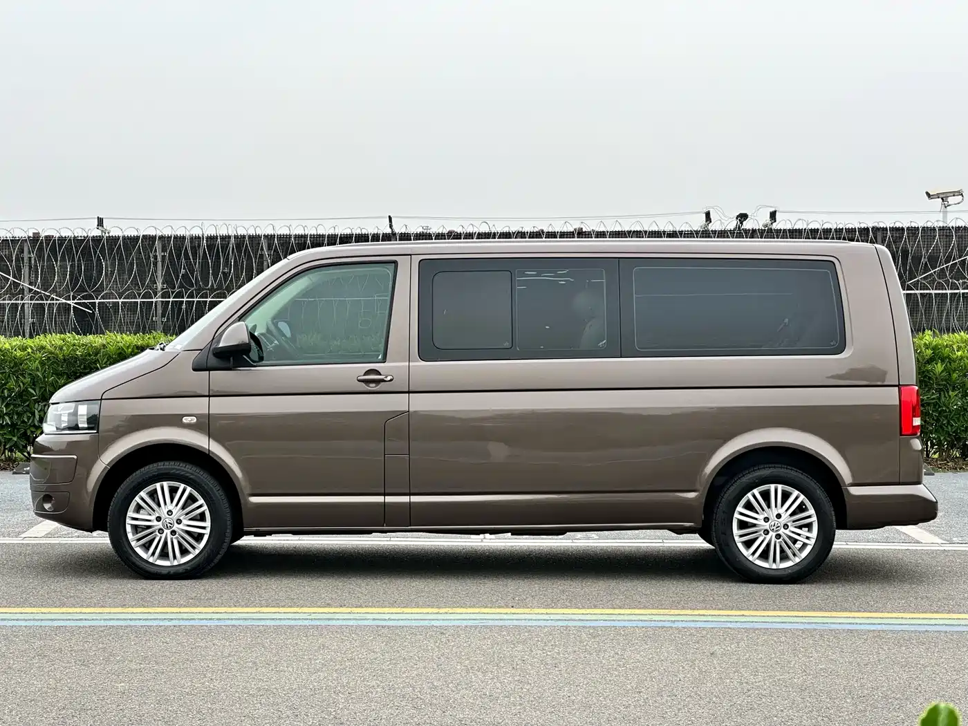 Volkswagen Caravelle 2014 2.0TSI 4WD Comfort Edition фото 4