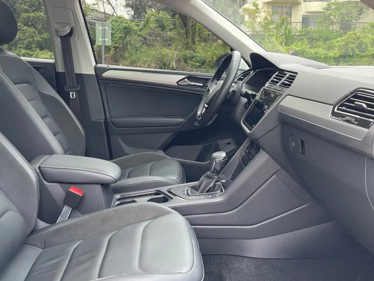 Volkswagen Tiguan L PHEV 2020 430PHEV Plug-in Hybrid Premium Edition фото 11