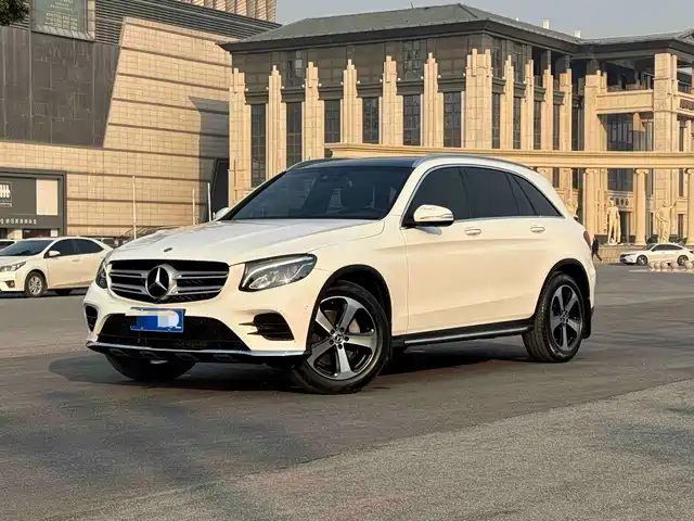 MERCEDES-BENZ GLC
