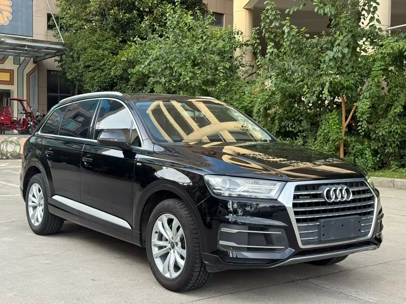 Photo 3 - Audi Q7