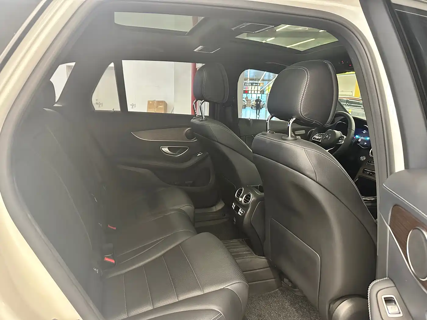 Mercedes-Benz GLC 2022 Facelift GLC 300 L 4MATIC Dynamic Collector's Edition фото 10