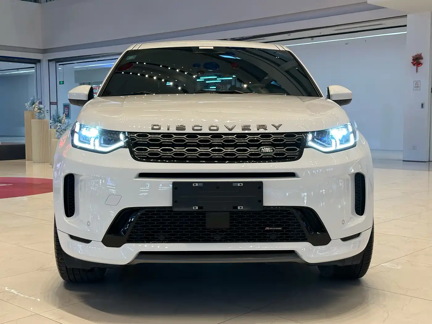 Land Rover Discovery Sport 2022 Model Facelift 249PS R-Dynamic S Performance Edition 5-seater фото 2