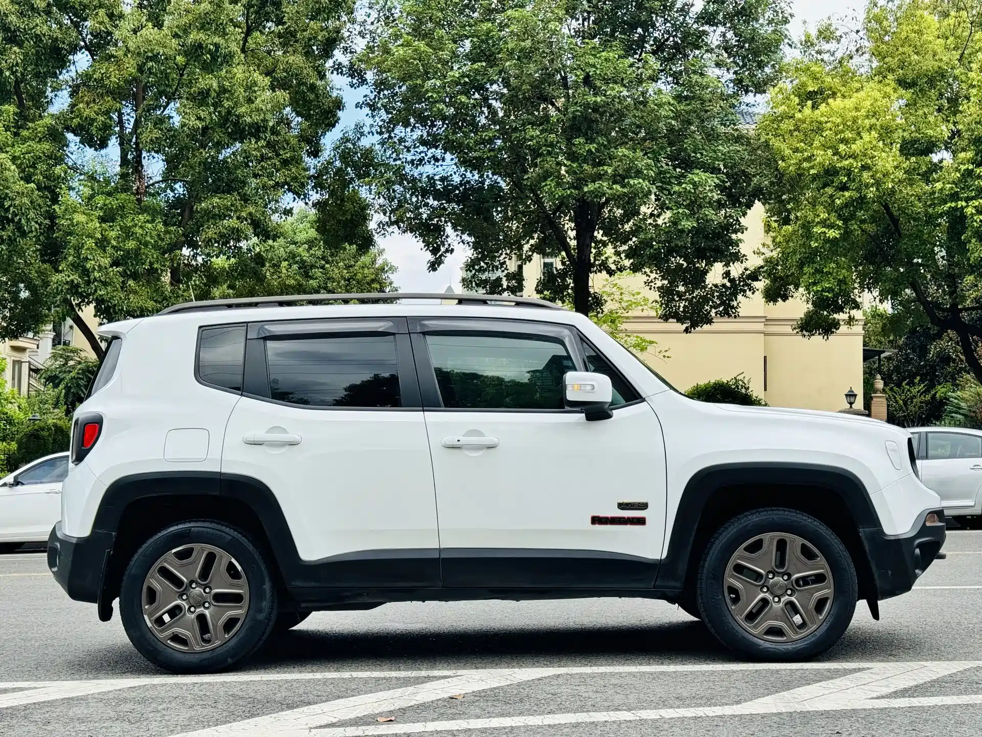 صورة 20 - Jeep Renegade