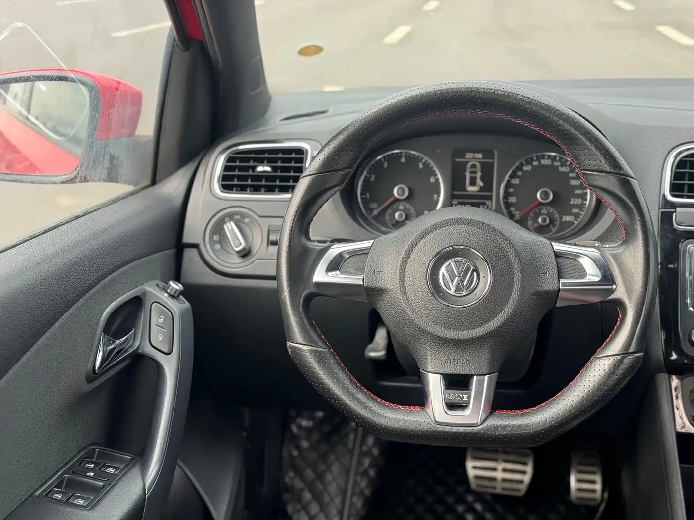 Volkswagen Polo 2012 1.4TSI GTI фото 9