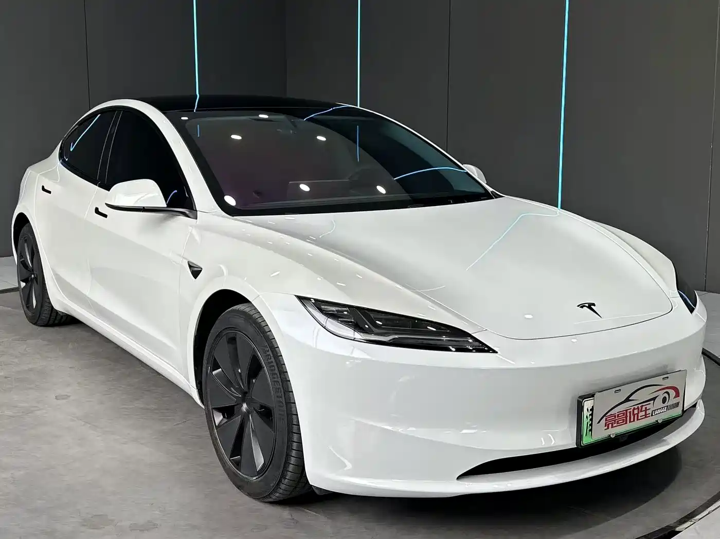 Tesla Model 3 2026 2025 Model Year Facelift Long Range All-Wheel Drive
