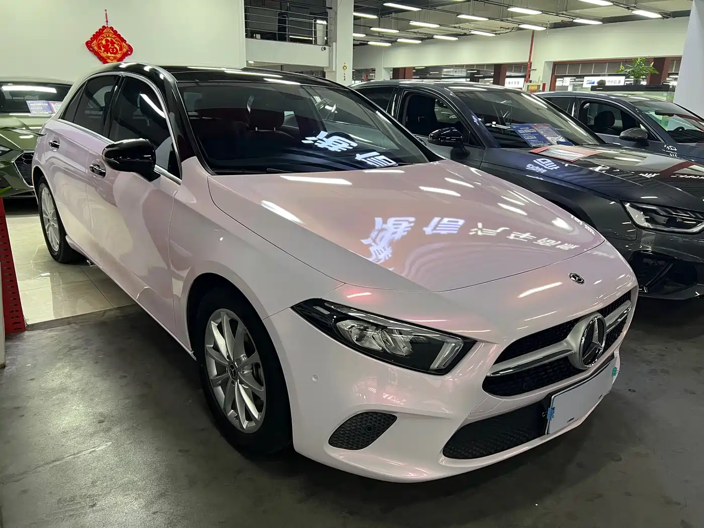 Mercedes-Benz A-Class (Import) 2019 A 200 Fashion Version фото 3