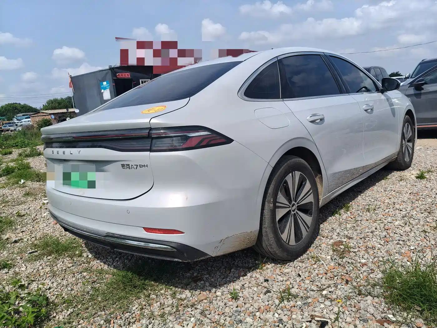 Geely Galaxy Galaxy A7 2025 EM-i 150km Explorer+ Edition фото 12