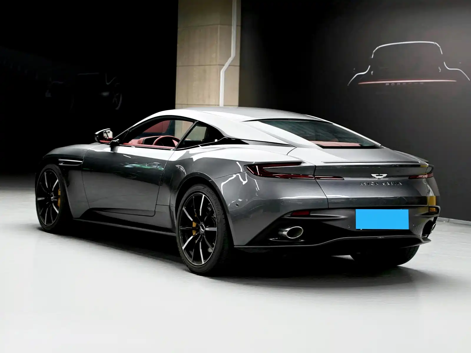 صورة 6 - Aston Martin DB11