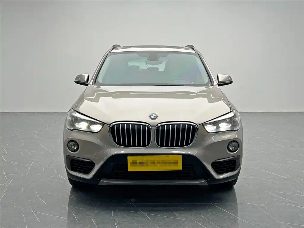 BMW X1 2019 sDrive18Li Fashion Model фото 2