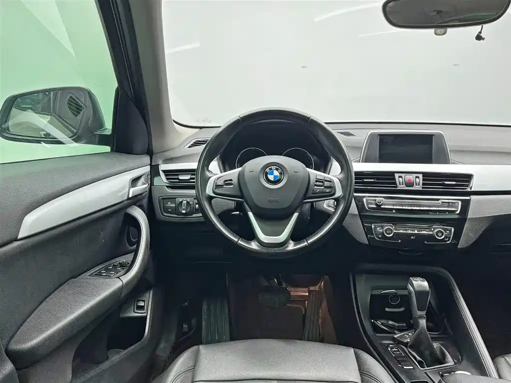 BMW X1 2019 sDrive18Li Fashion Model фото 19