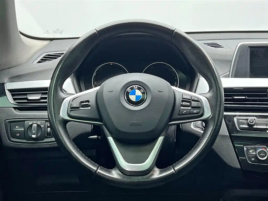 BMW X1 2019 sDrive18Li Fashion Model фото 18