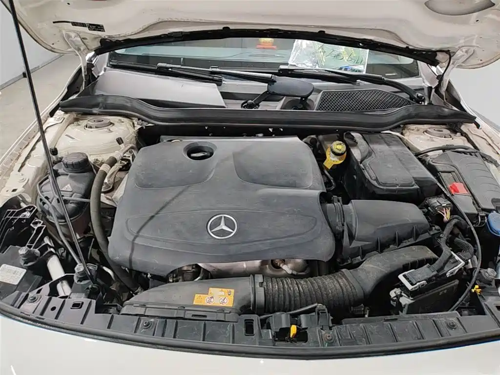 Mercedes-Benz GLA 2017 GLA 200 Dynamic фото 16