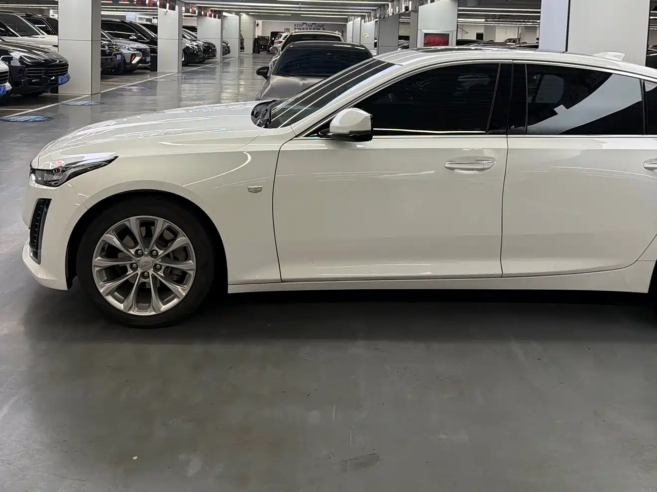 Cadillac CT5 2022 28T Luxury (Standard) фото 5