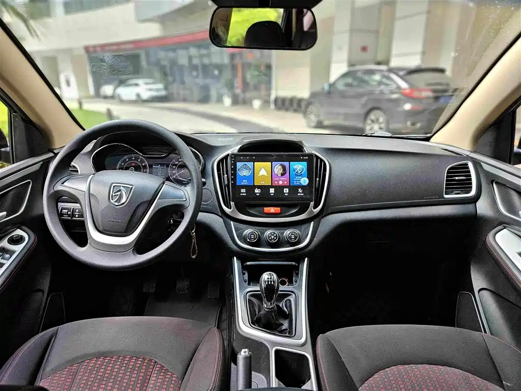 Baojun 560 2015 2015 1.8L Manual Comfort