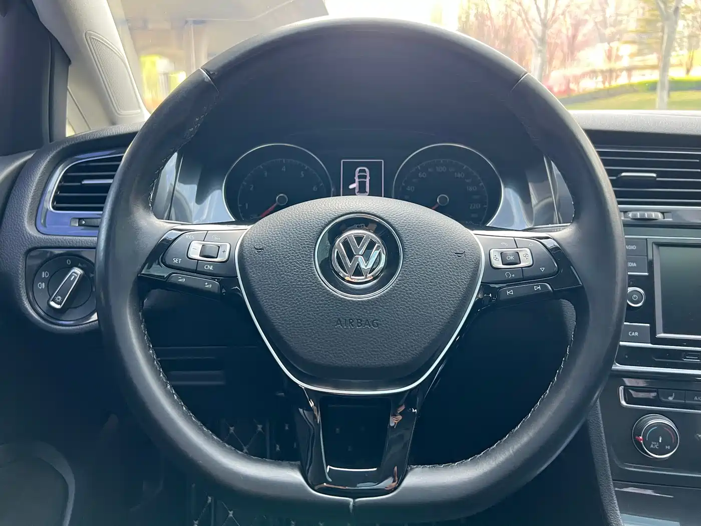 Volkswagen Golf 2018 230TSI Automatic Luxury фото 15