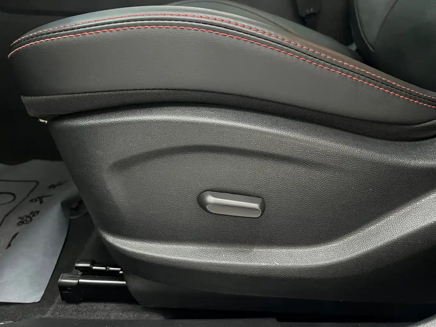 Chevrolet Orlando 2023 2020 Mild Hybrid Redline 530T Automatic Premium Edition (5+2 seater)