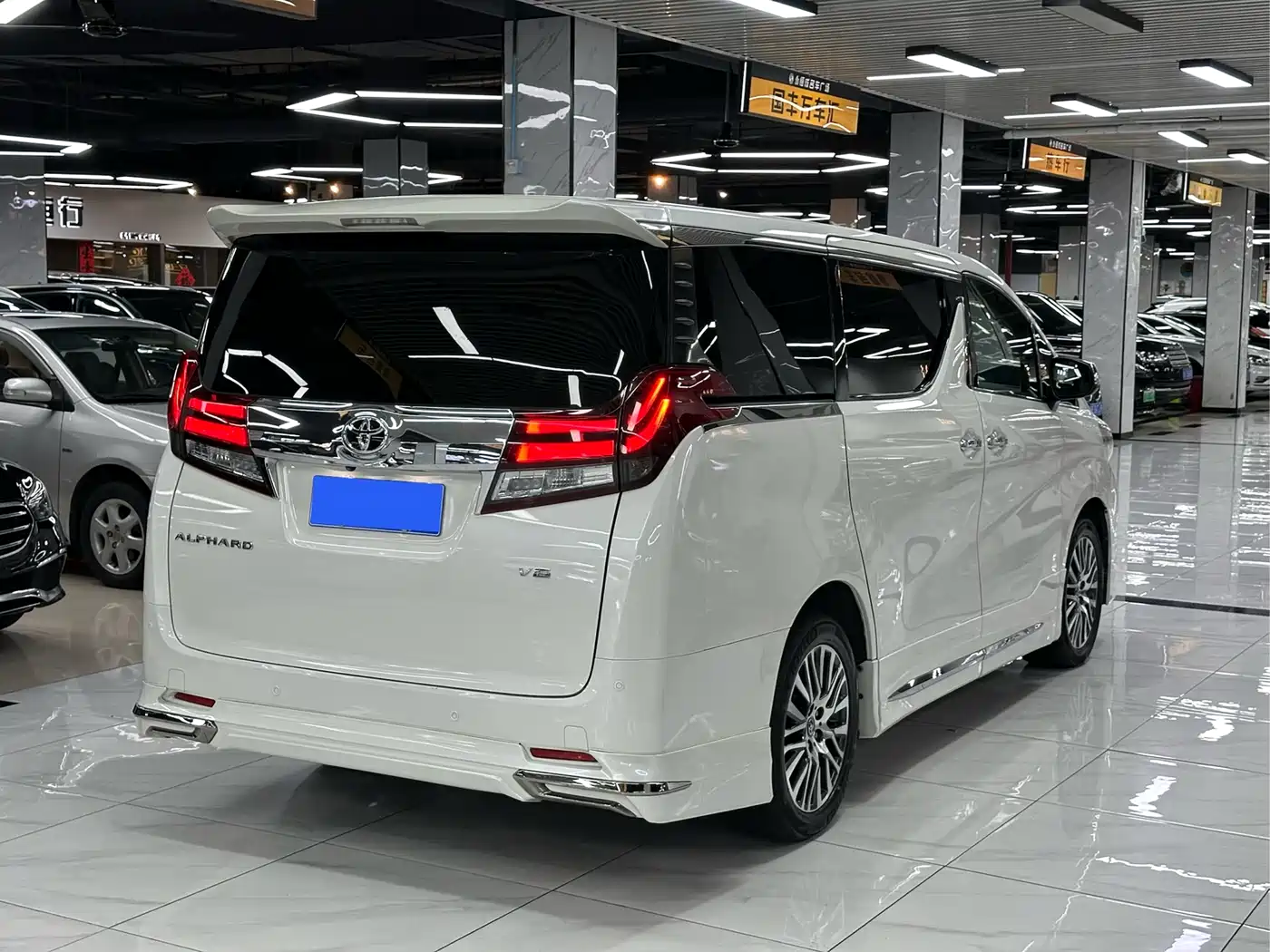 Toyota Alphard 2015 3.5L Luxury Edition фото 5
