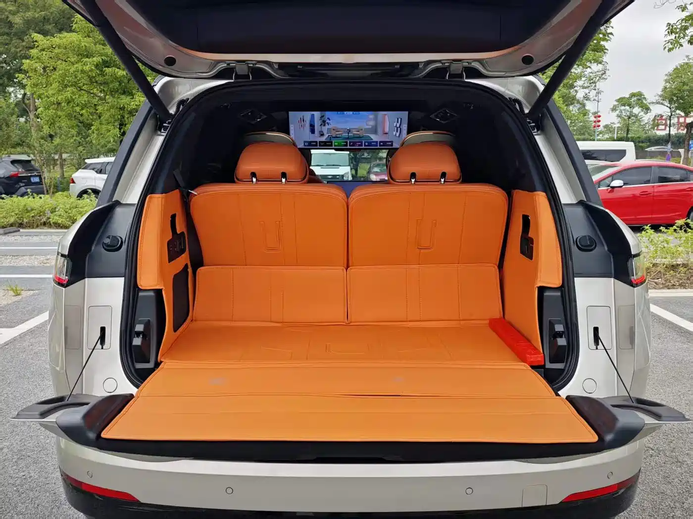 Lynk & Co 900, миниатюра 29