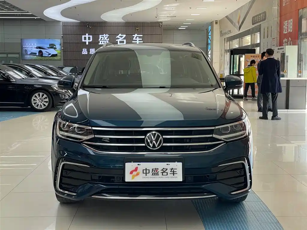 Volkswagen Tiguan L 2022 330TSI Auto 2WD R-Line Premium Edition фото 2