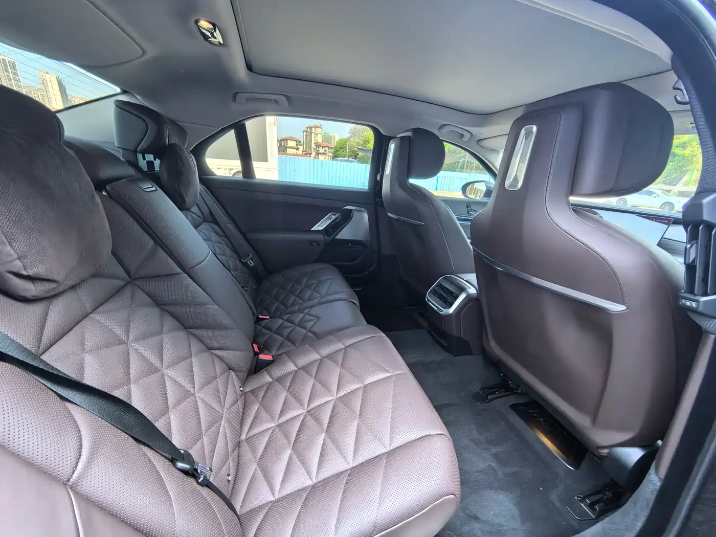BMW 7 Series 2023 Model 735Li M Sport Package фото 8