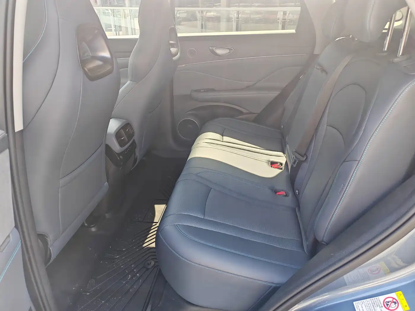 BYD Hai Shi 07 DM-i 2025 150 Pilot+ Edition фото 27