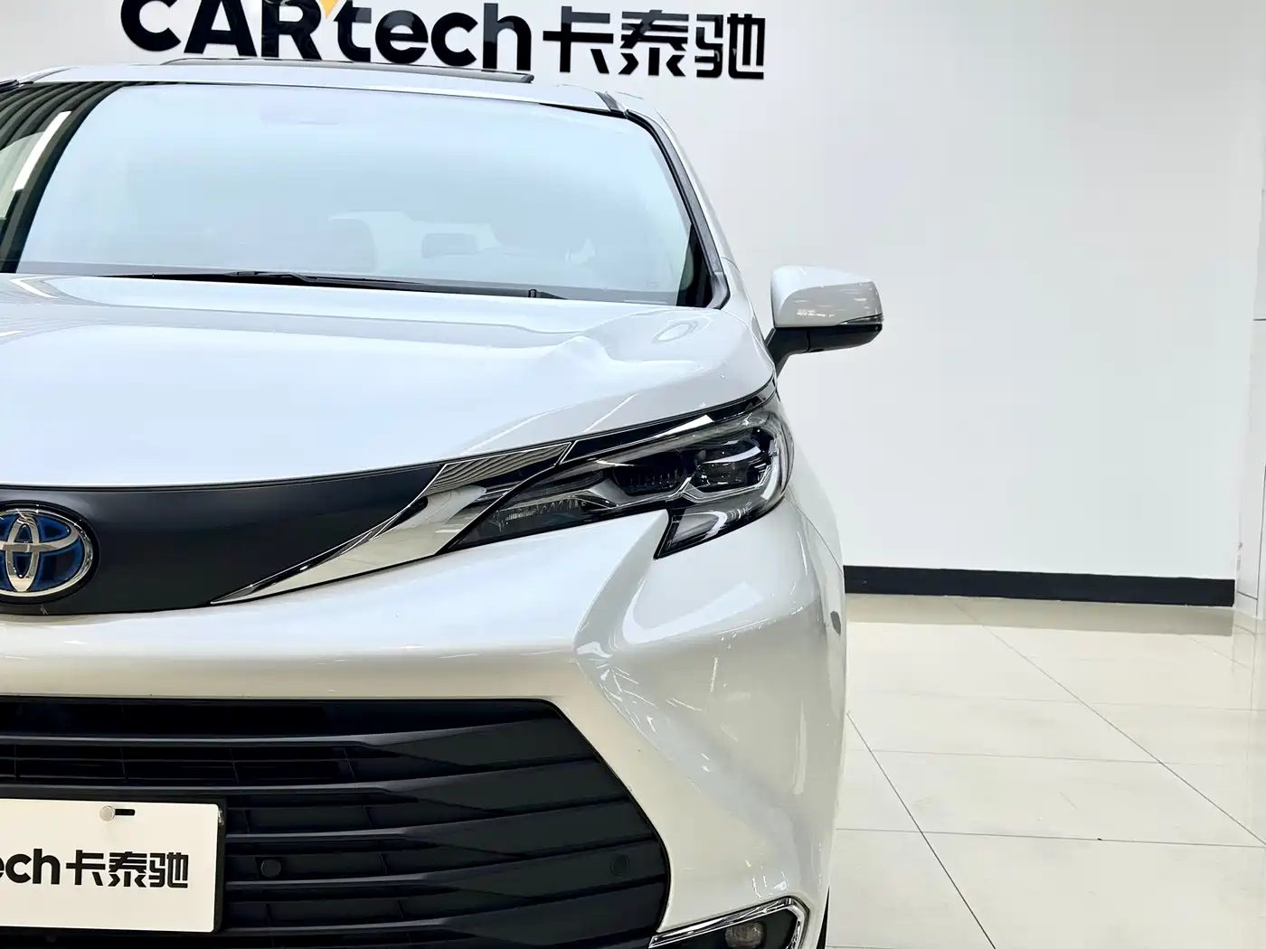 Toyota Sienna 2023 2.5L Hybrid Comfort Edition фото 7