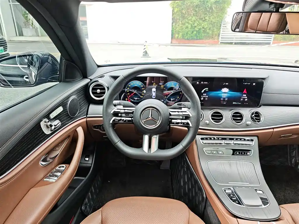  E CLASS