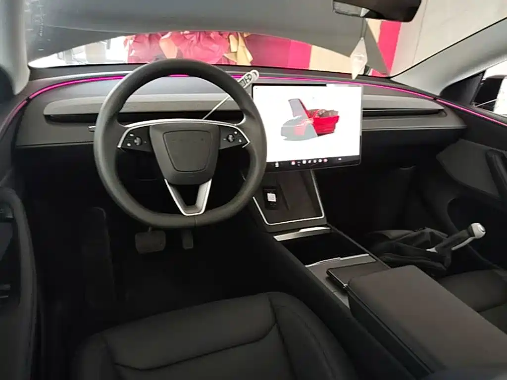 Фото 10 - Tesla Model Y