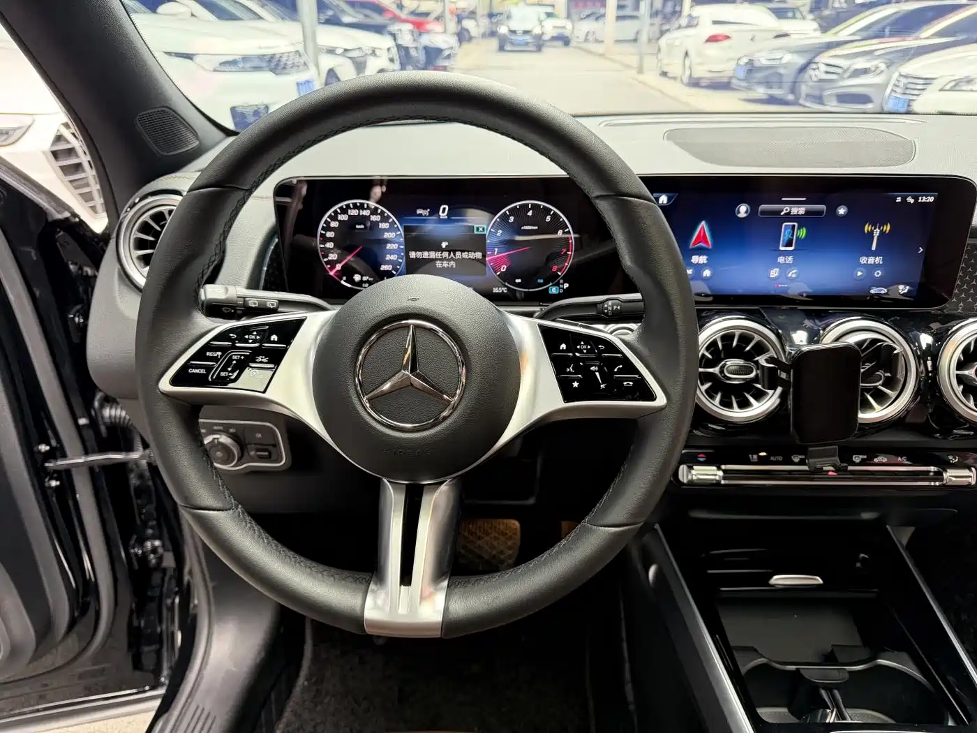 Mercedes-Benz GLB 2024 Facelift GLB 220 Dynamic фото 19