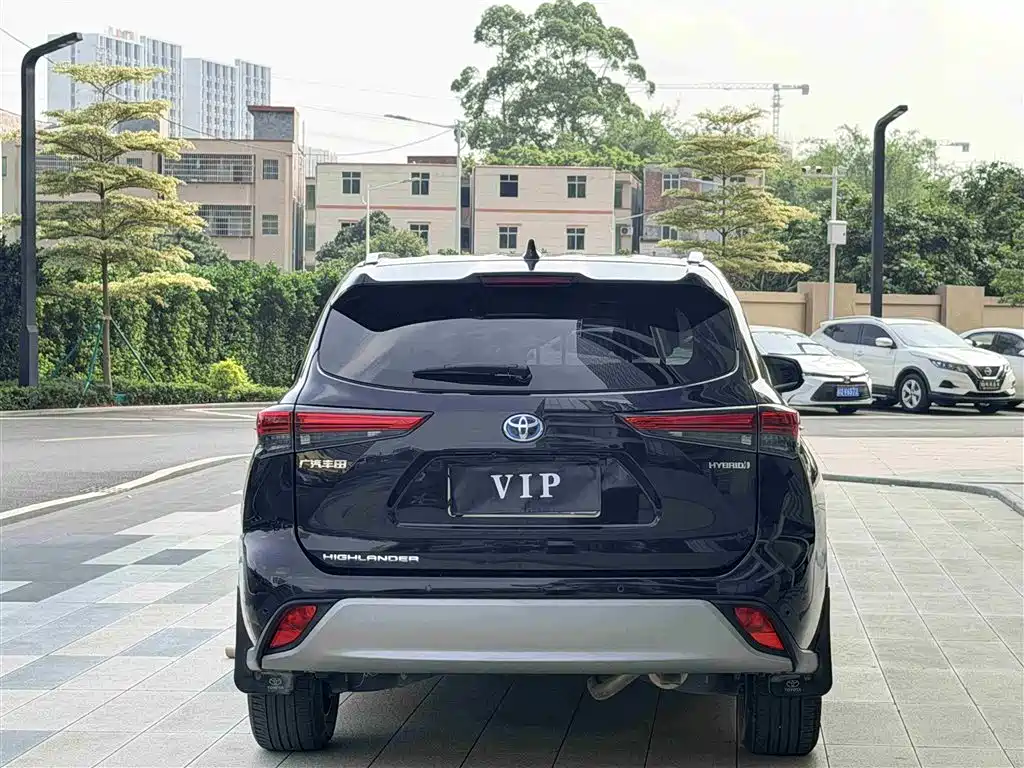 Toyota Highlander 2023 2.5L Smart Hybrid Dual Engine FWD Premium 7-Seater фото 9