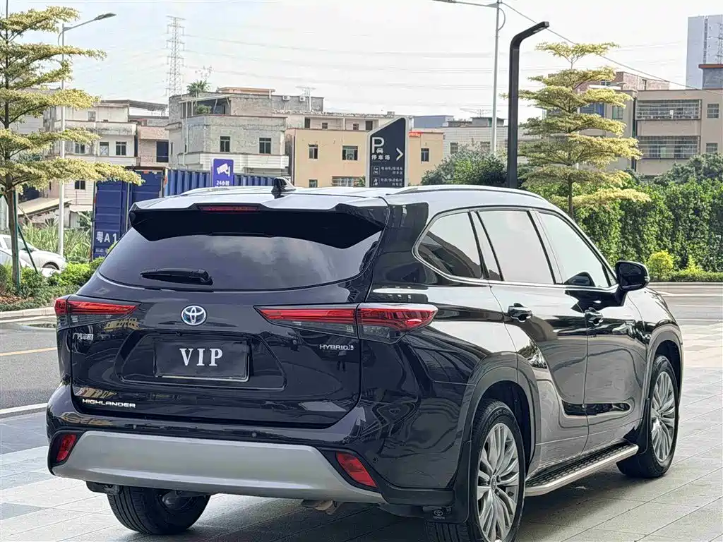 Toyota Highlander 2023 2.5L Smart Hybrid Dual Engine FWD Premium 7-Seater фото 10