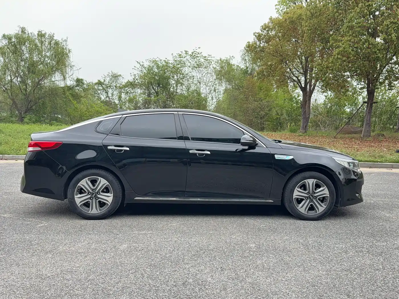 Kia K5 New Energy 2018 2.0L Intelligent Premium Edition фото 4