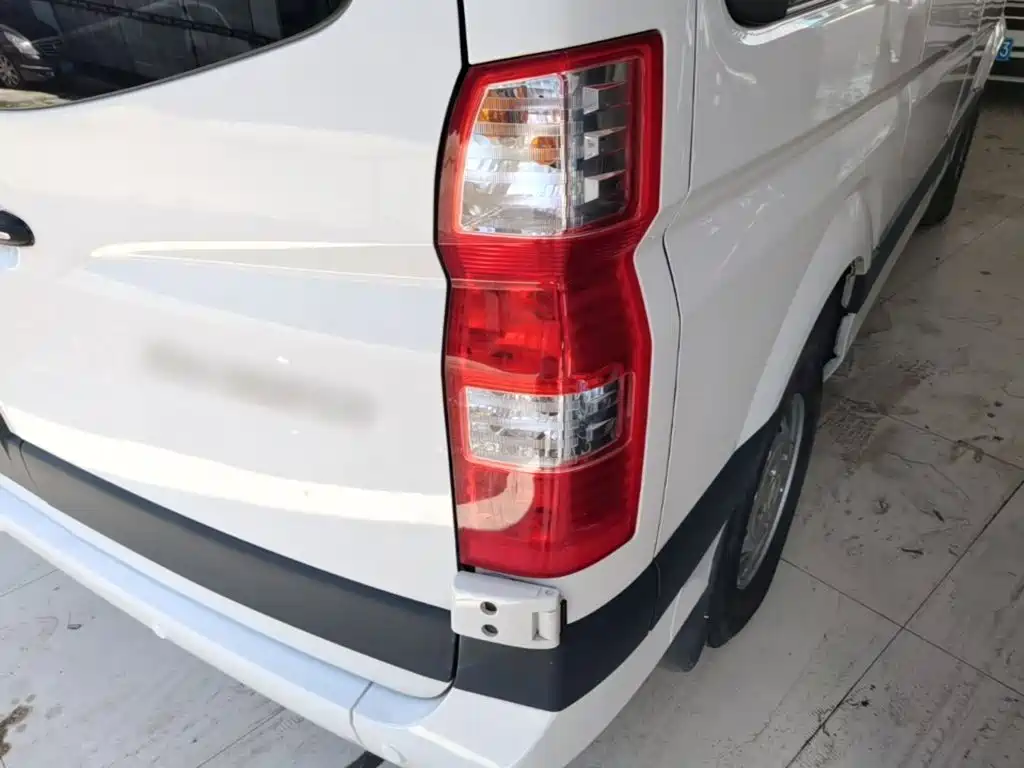 Foton Tuyano 2025 2023 Urban Multi-purpose 2.0T Manual Short Wheelbase Medium Roof Single Rear Tire 5/6/9-seater