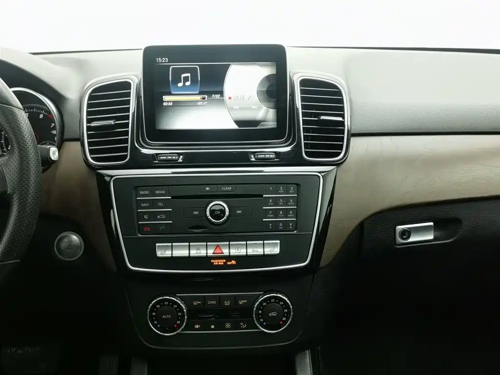 Mercedes-Benz GLE 2016 GLE 400 4MATIC фото 12