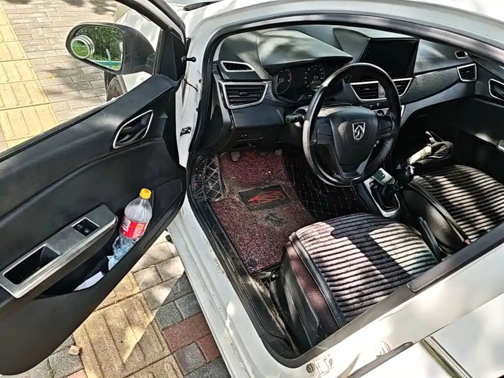 Baojun 310W 2017 2017 1.2L Manual Value Edition (China V)