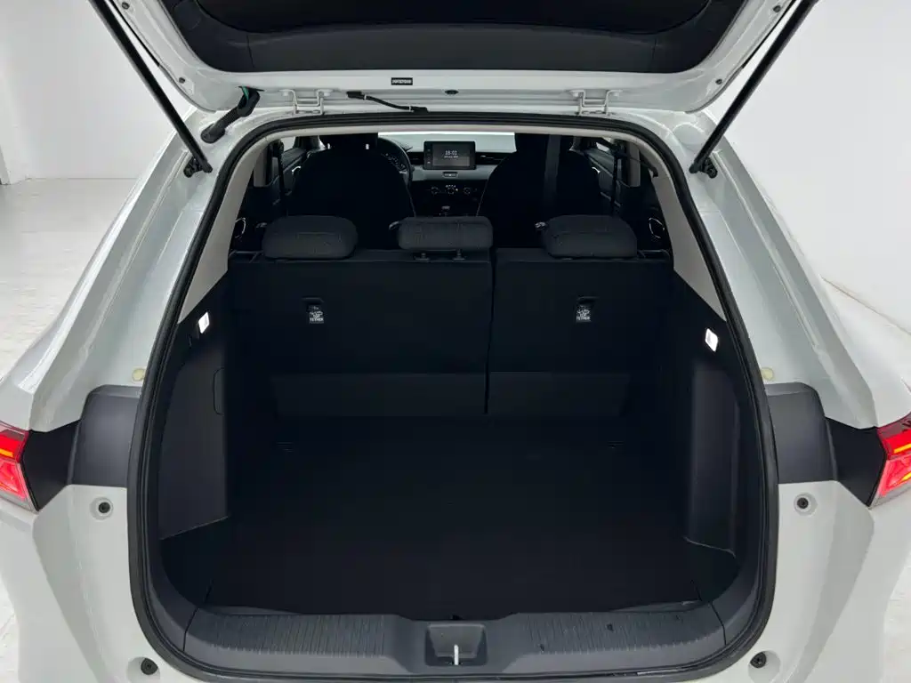 Photo 18 - Honda Vezel