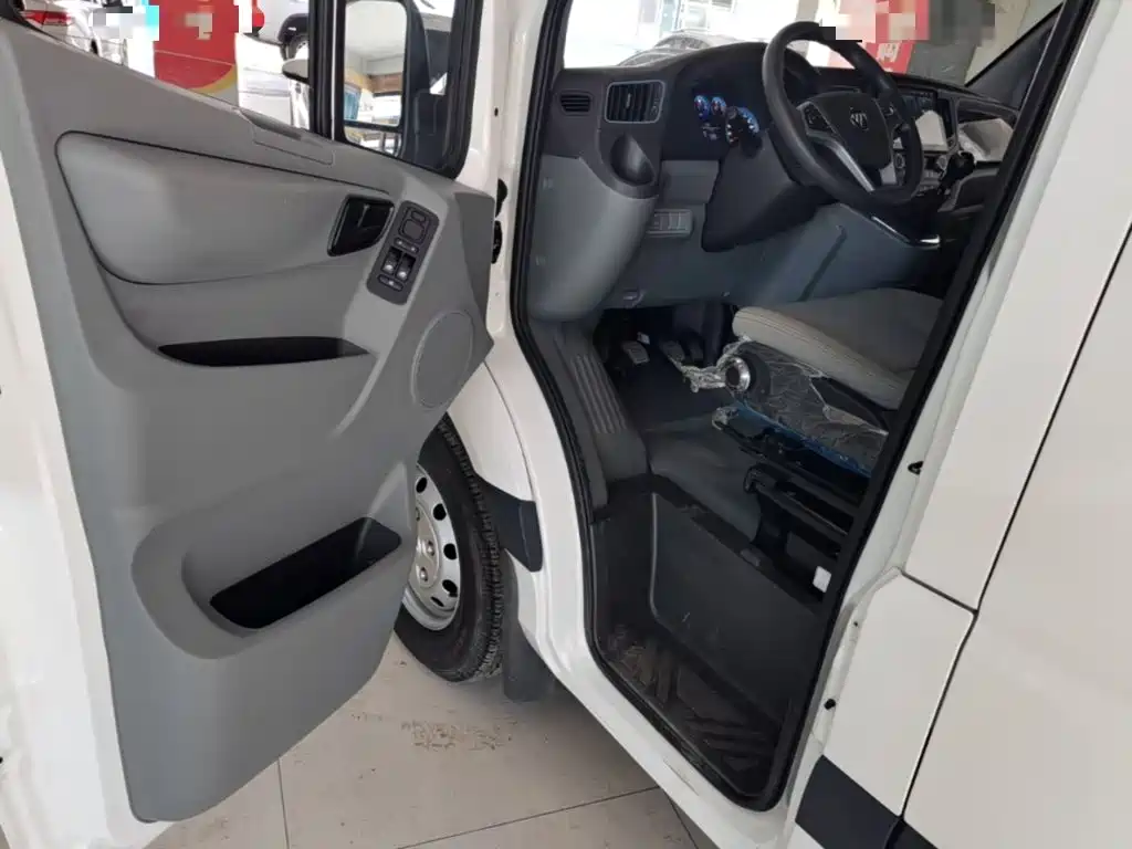 Foton Tuyano 2025 2023 Urban Multi-purpose 2.0T Manual Short Wheelbase Medium Roof Single Rear Tire 5/6/9-seater