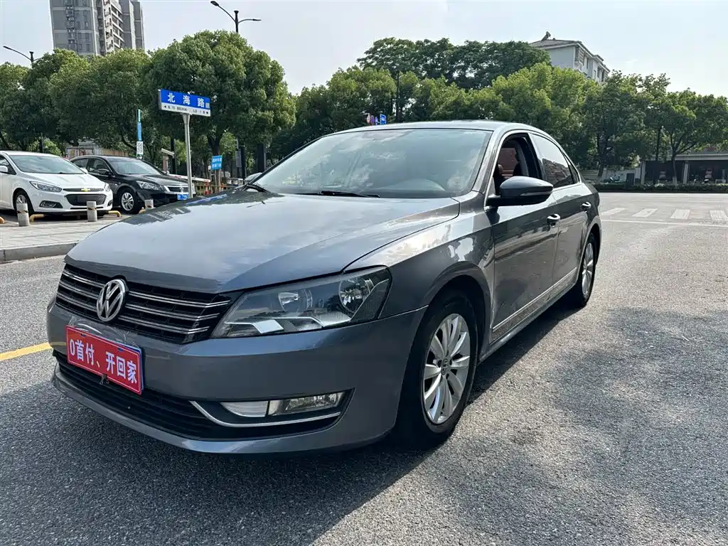 Volkswagen Passat 2011 1.4TSI DSG Prestige Edition фото 3