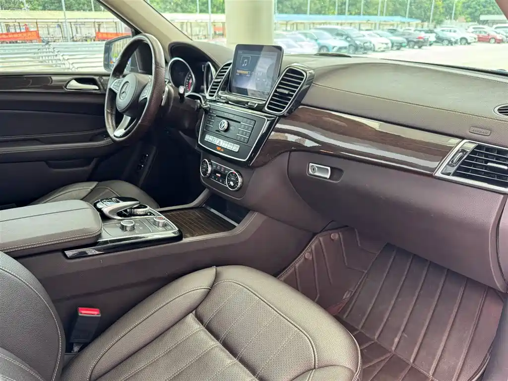 Mercedes-Benz GLS 2018 Facelift GLS 400 4MATIC Sport фото 15