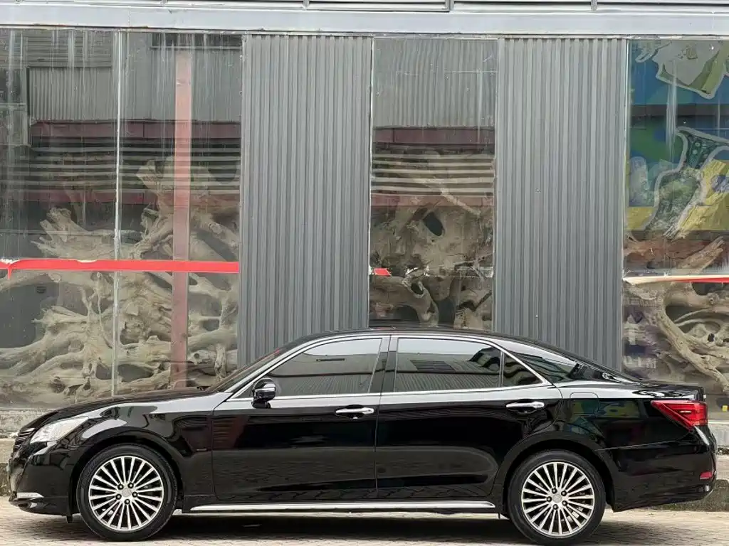 2020 Toyota Crown
