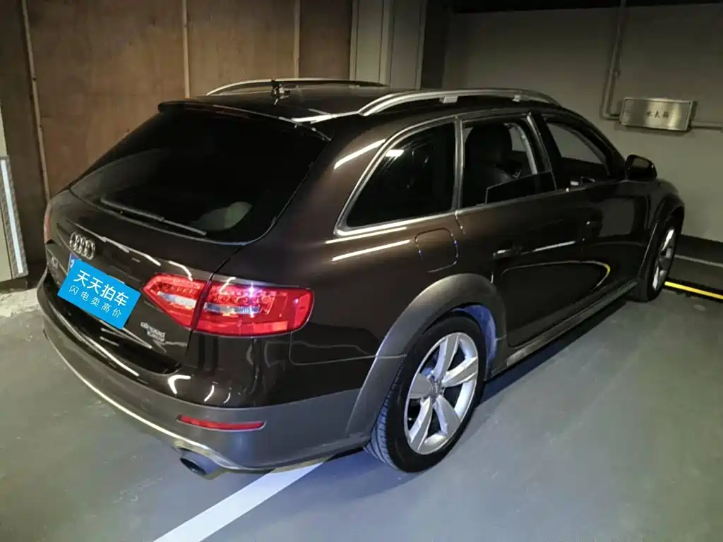 Photo 2 - Audi A4 (Import)