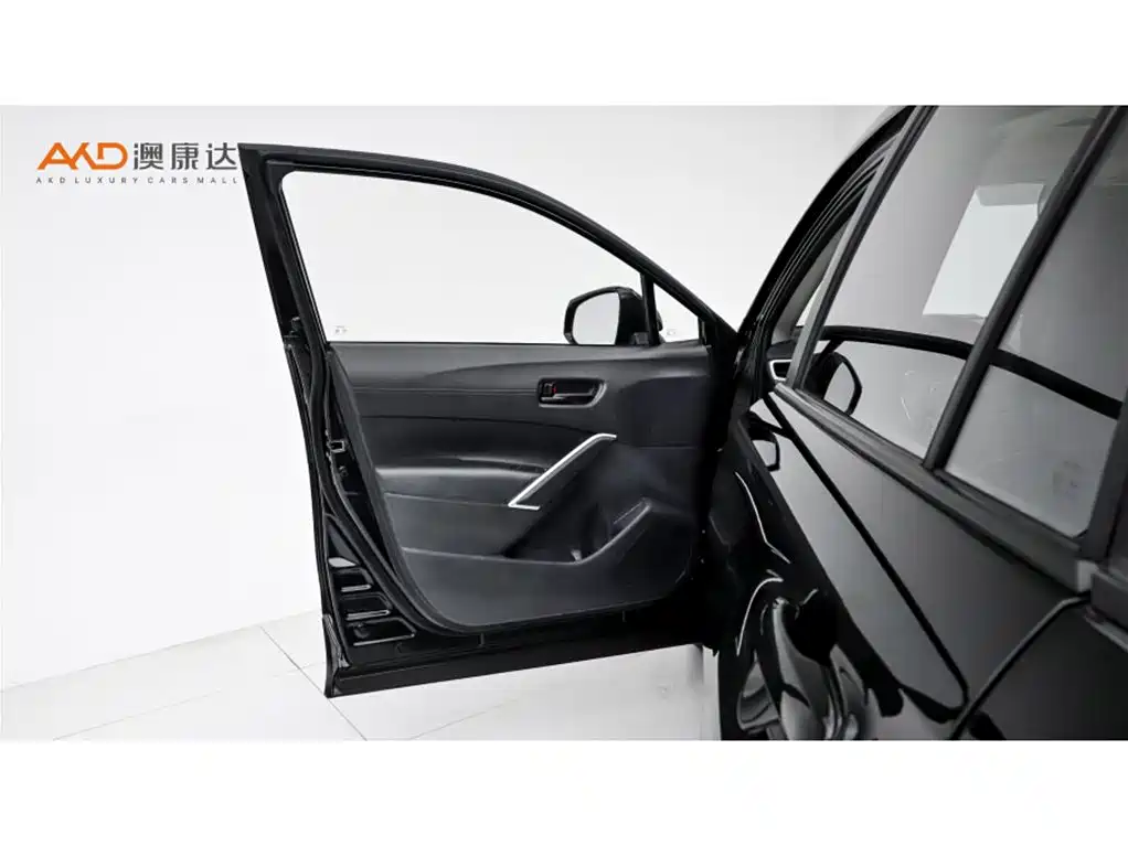 Toyota Frontlander 2023 2.0L CVT Leading Edition фото 10