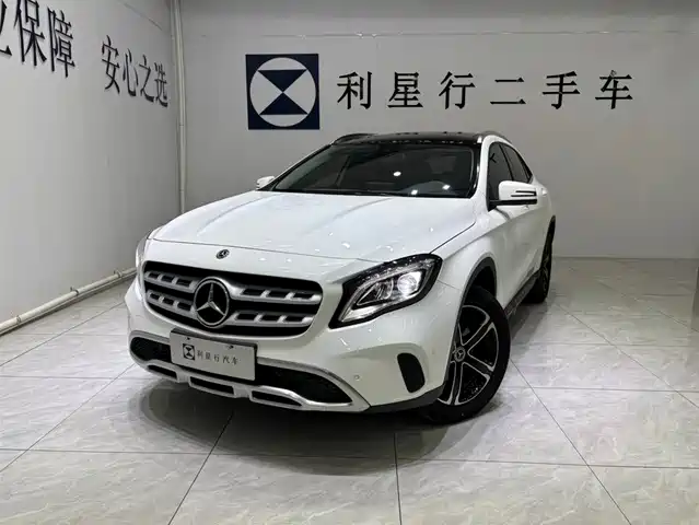 MERCEDES-BENZ GLA
