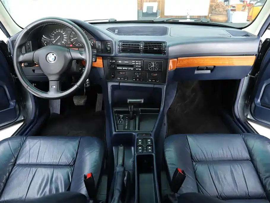 BMW 5 Series (Import) фото 12