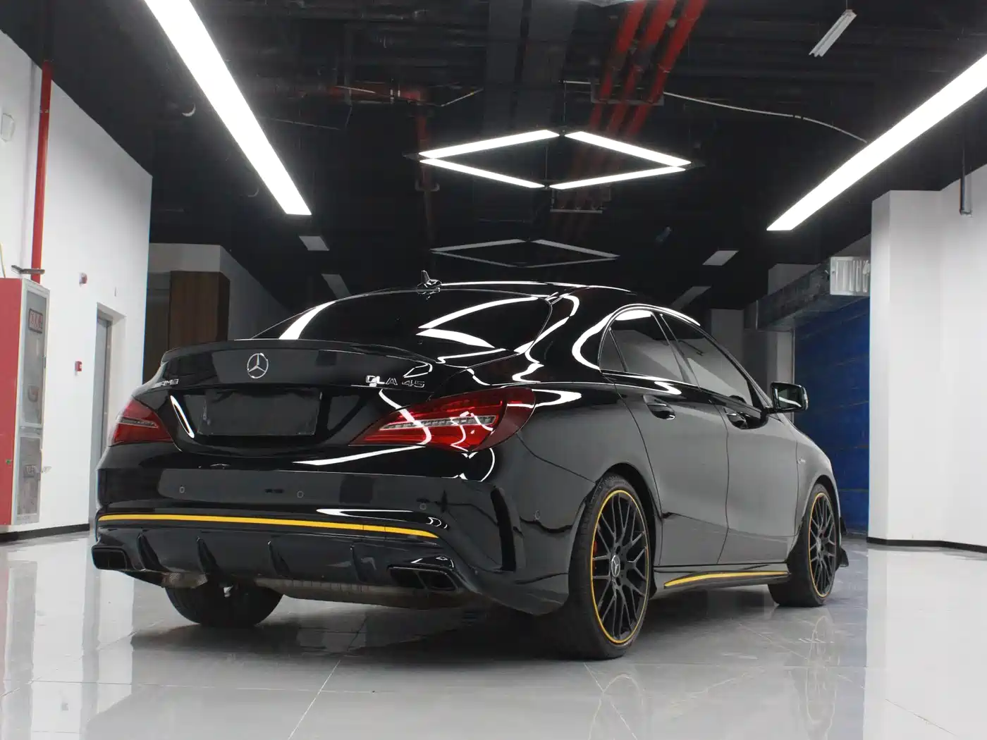 Mercedes-Benz CLA AMG 2017 Model AMG CLA 45 4MATIC Night Thunder Limited Edition фото 3