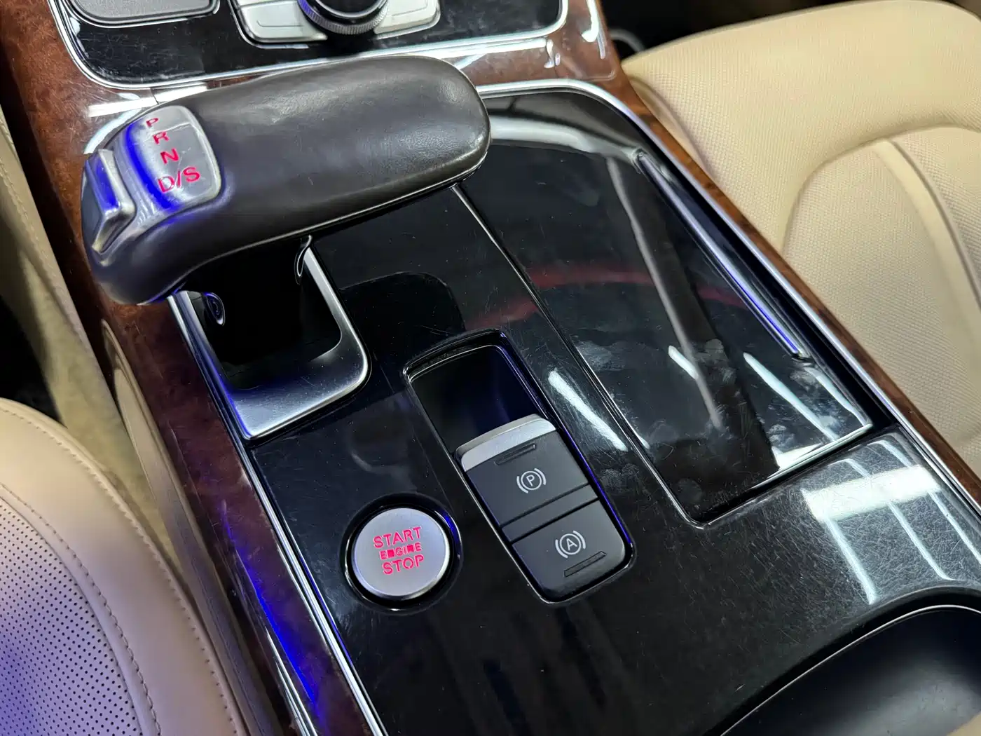 Audi A8 2013 A8L 45 TFSI quattro Luxury фото 9